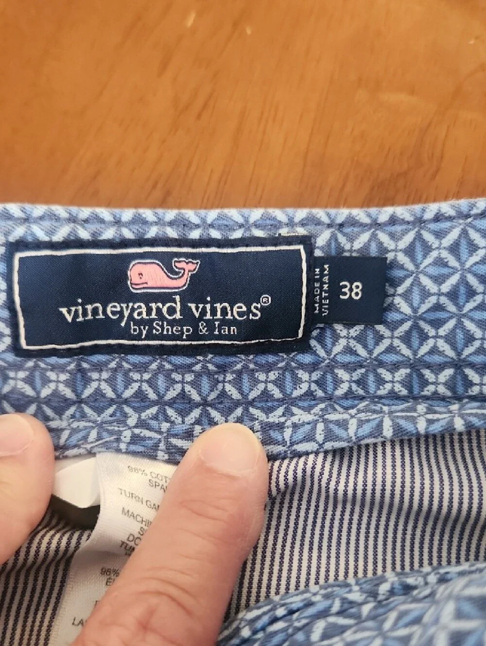 Vineyard Vines Men's Blue Geo-Print Flat Front Shorts Size 38